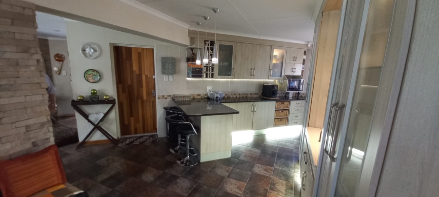To Let 3 Bedroom Property for Rent in La Provance Free State